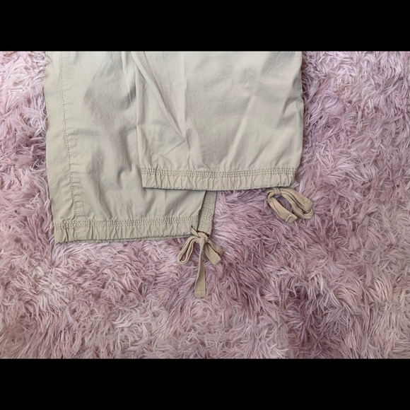 DKNY 3/4 length capris - Picture 4 of 4